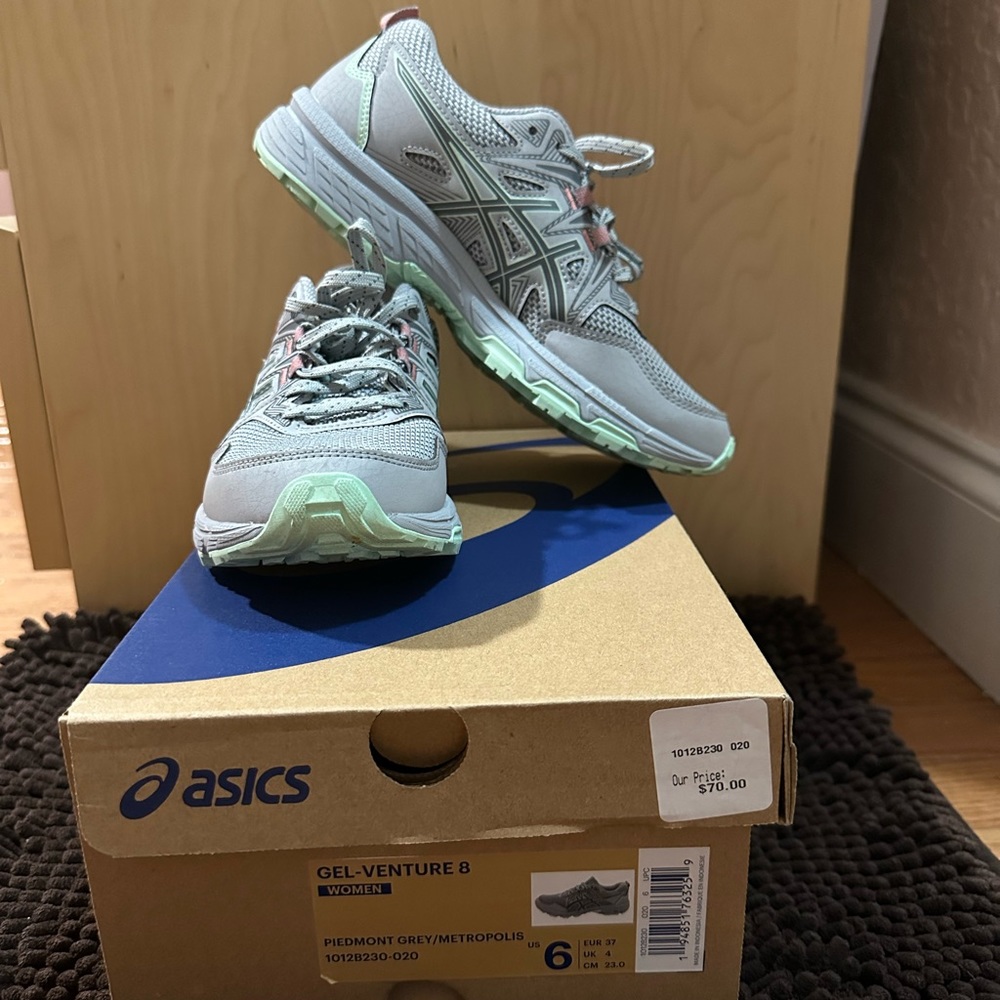 ASICS TRAINING SHOES